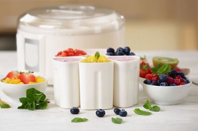 Perder peso de froitas e iogur de bagas